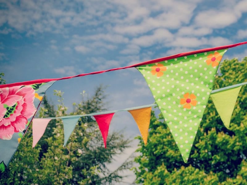 08/05/2018-6 Cute Ways to Jazz Up Your Windows